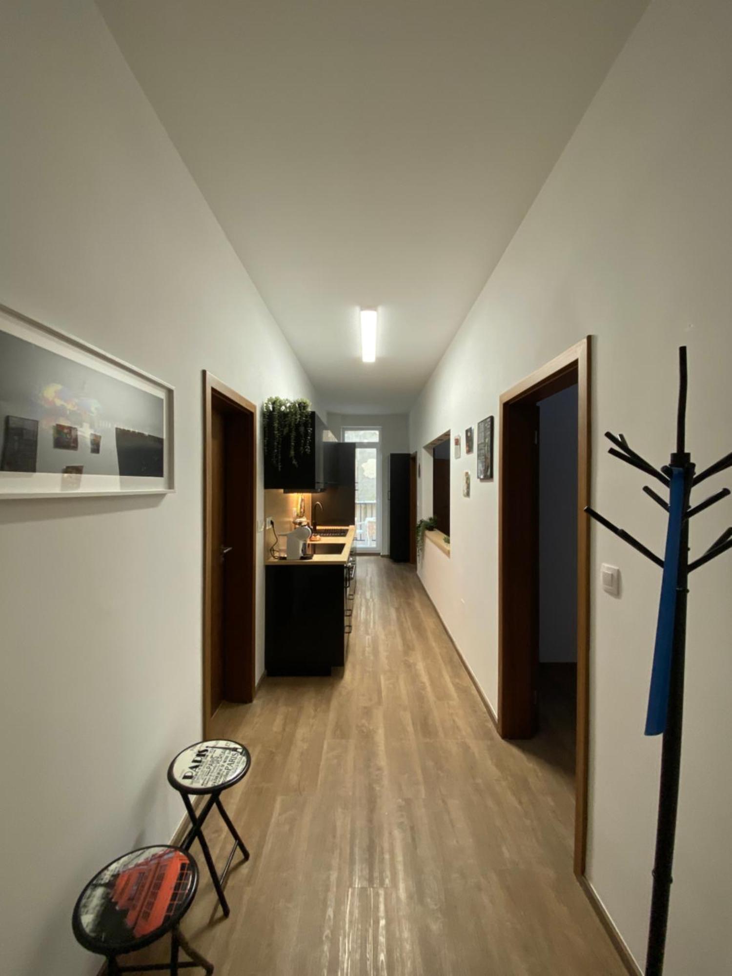 Apartment Art Design Gallery - Center